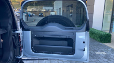 Land Rover Defender 2.0 P300 X-Dynamic HSE 90 3dr Auto Petrol Estate